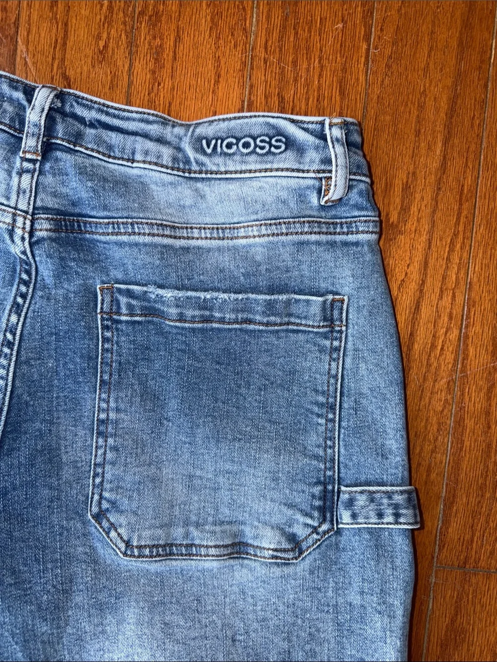 Vigoss NWOT ($74.00) Ripped Baggy Straight Leg Utility Jeans in Medium Blue